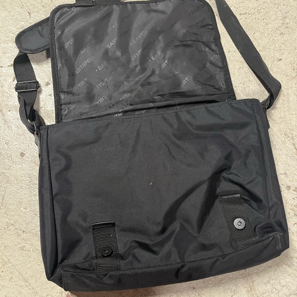 Bag - Picture 2 of 4